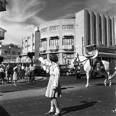 Rudi-Weissenstein-02-TelAviv36_60-galerieLWS